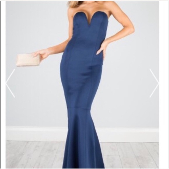 Dresses & Skirts - Elegant Navy Blue Strapless Prom Dress